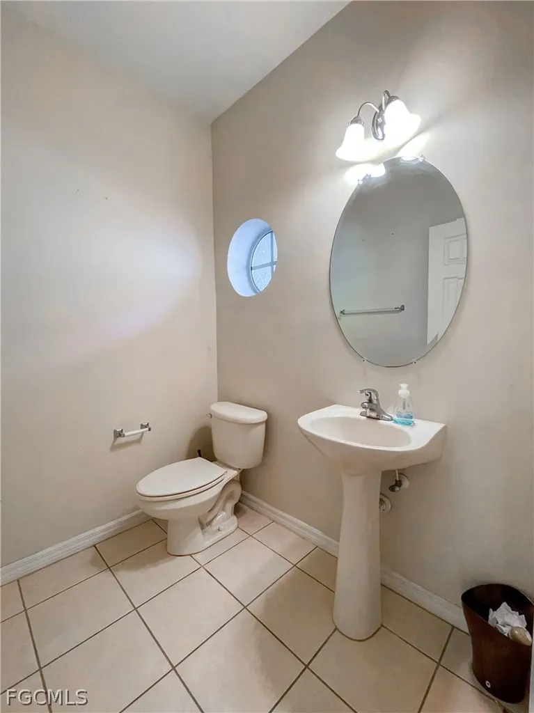 10027 Salina Street Fort Myers FL 33905