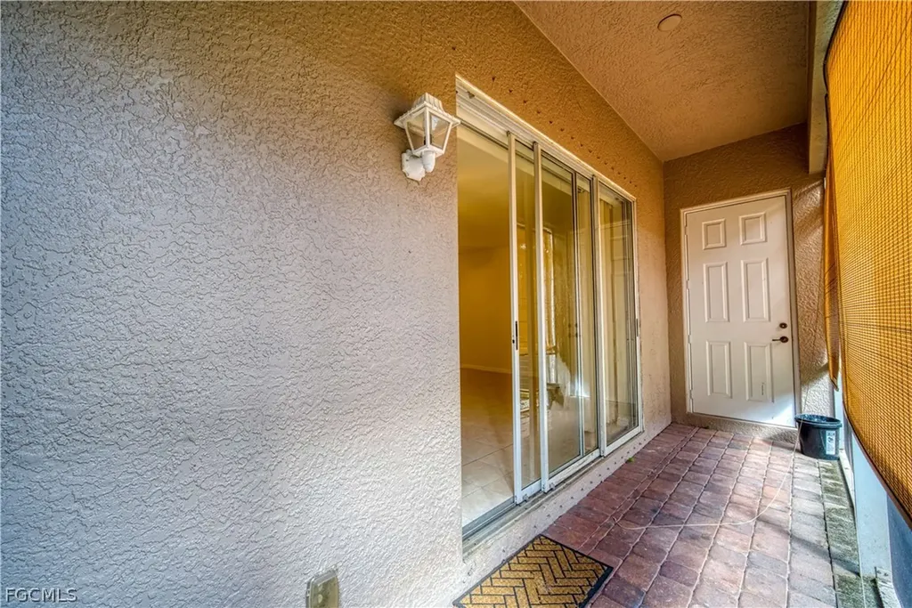 10027 Salina Street Fort Myers FL 33905