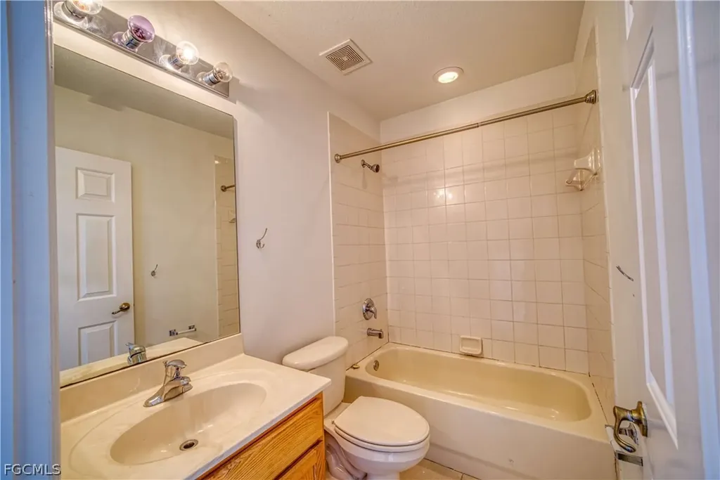 10027 Salina Street Fort Myers FL 33905