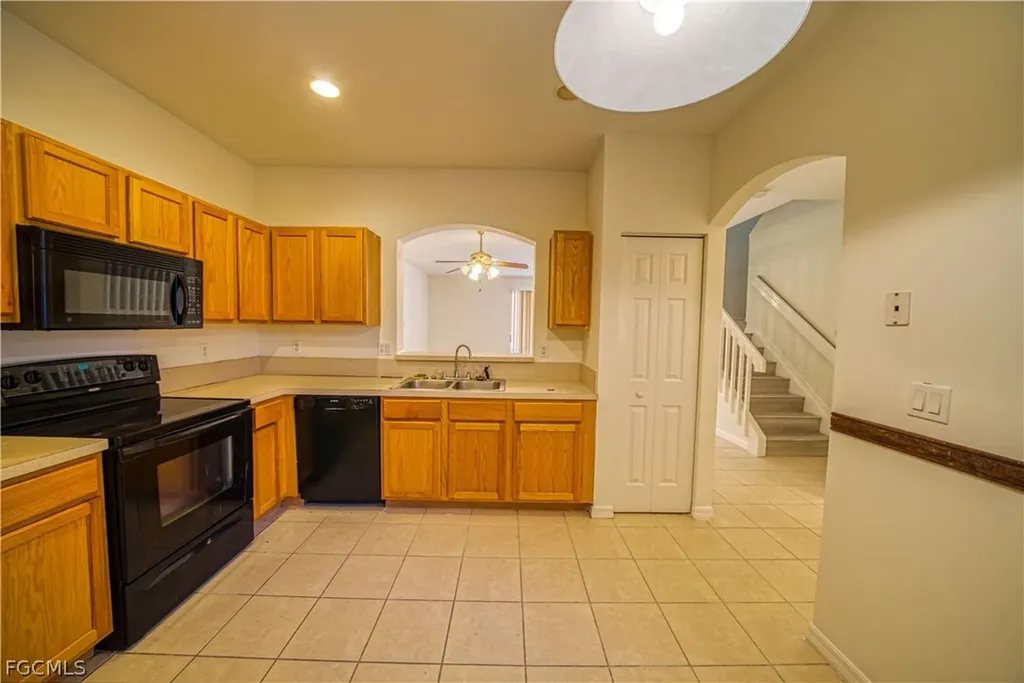 10027 Salina Street Fort Myers FL 33905