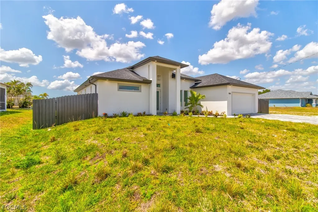 1026 Nelson Road N Cape Coral FL 33993