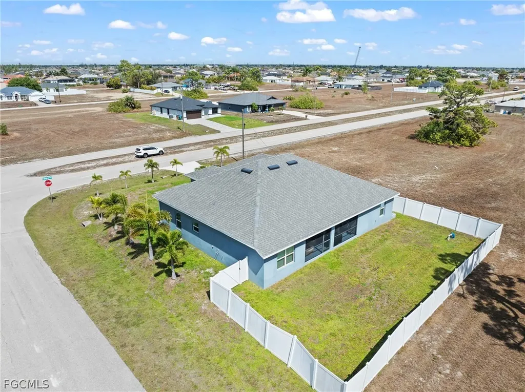 1728 Diplomat Parkway W Cape Coral FL 33993