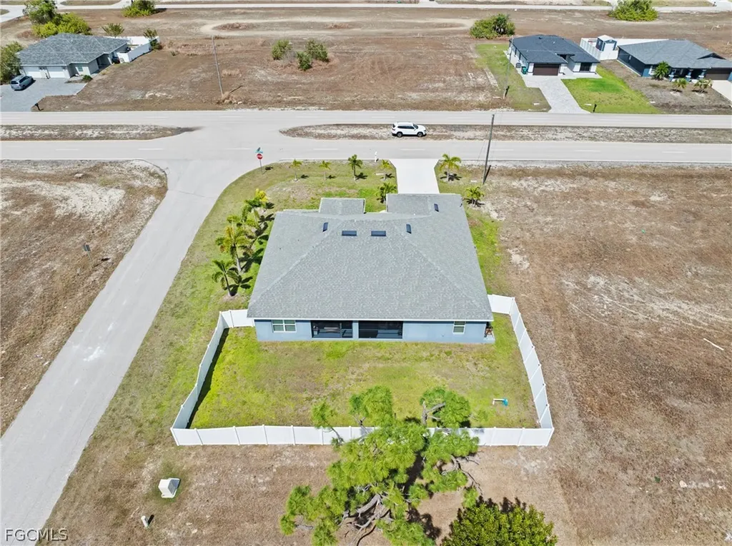 1728 Diplomat Parkway W Cape Coral FL 33993