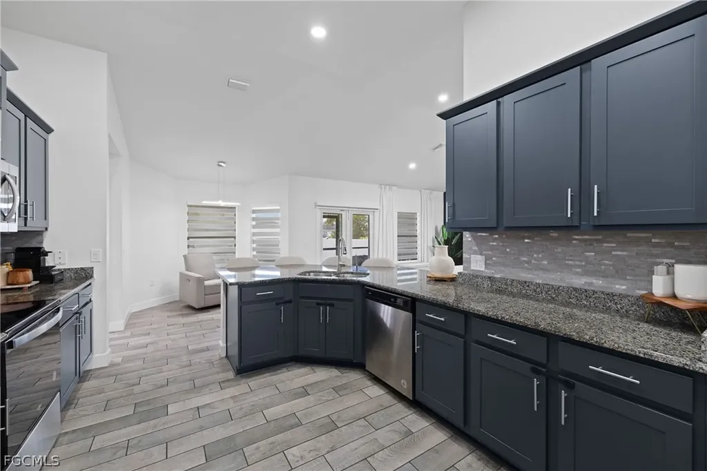 1728 Diplomat Parkway W Cape Coral FL 33993