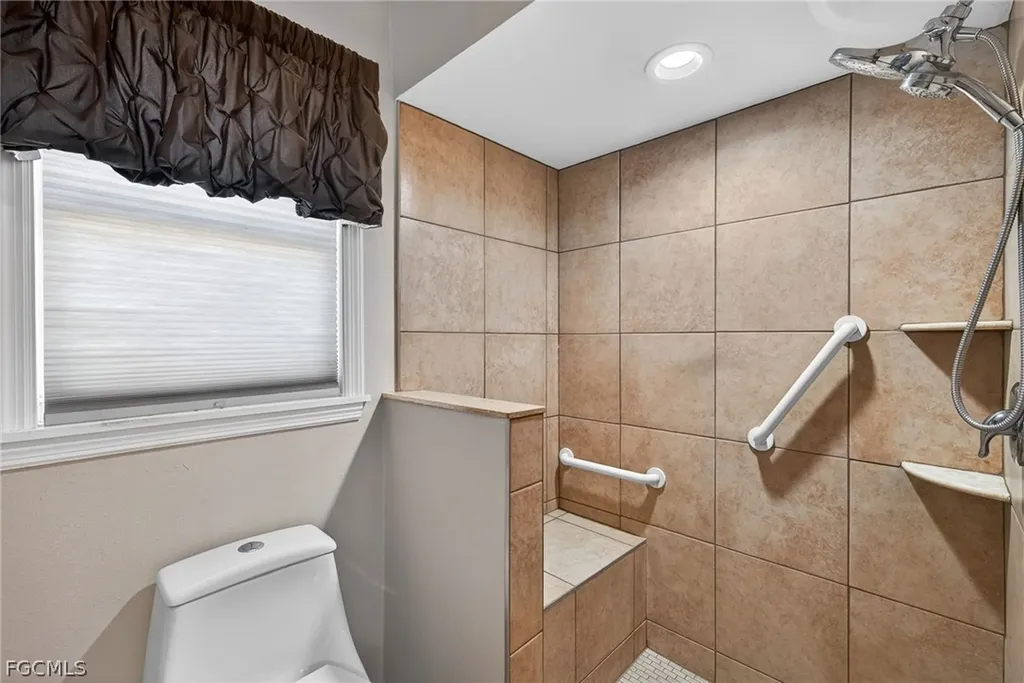 1114 SE 14th Terrace Cape Coral FL 33990