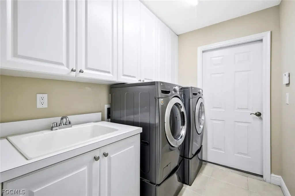 13860 Avon Park Circle Fort Myers FL 33912
