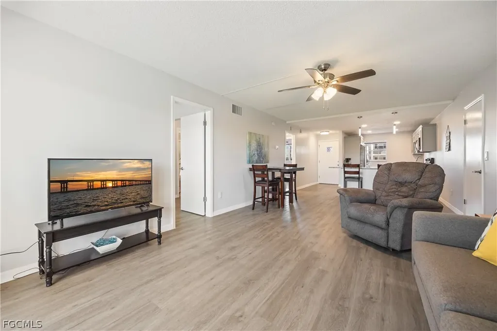 8761 Lueck Lane Fort Myers FL 33919