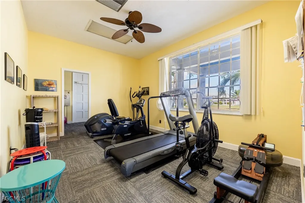 8761 Lueck Lane Fort Myers FL 33919