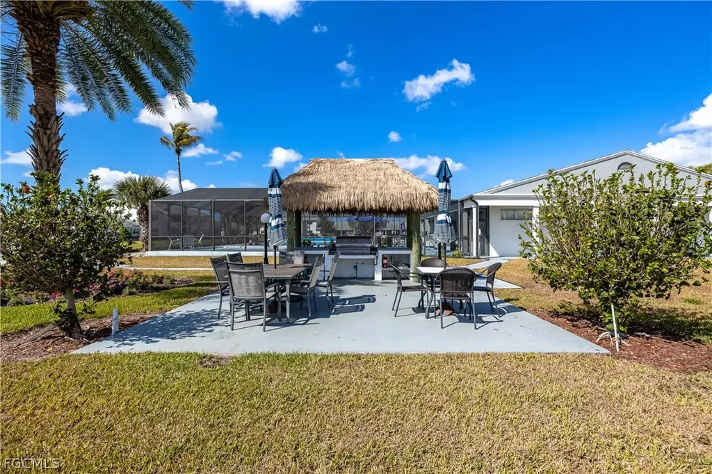 8761 Lueck Lane Fort Myers FL 33919