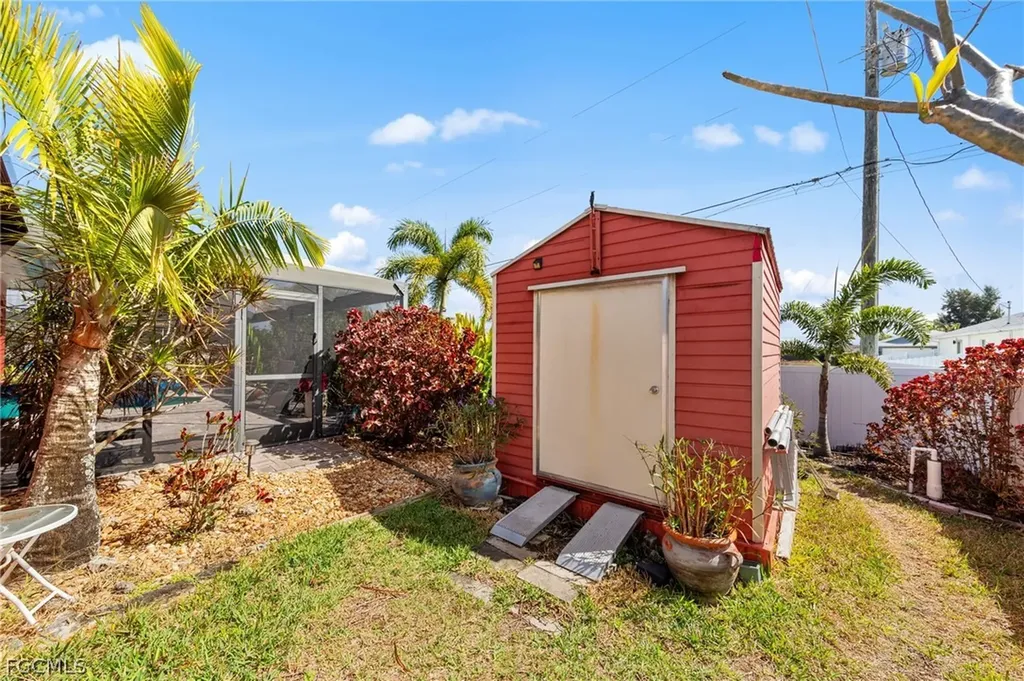 1821 NW 1st Place Cape Coral FL 33993