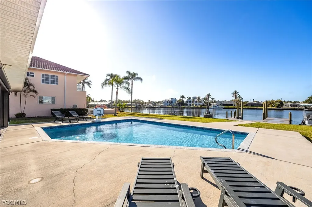 13413 Mini Way Fort Myers FL 33905