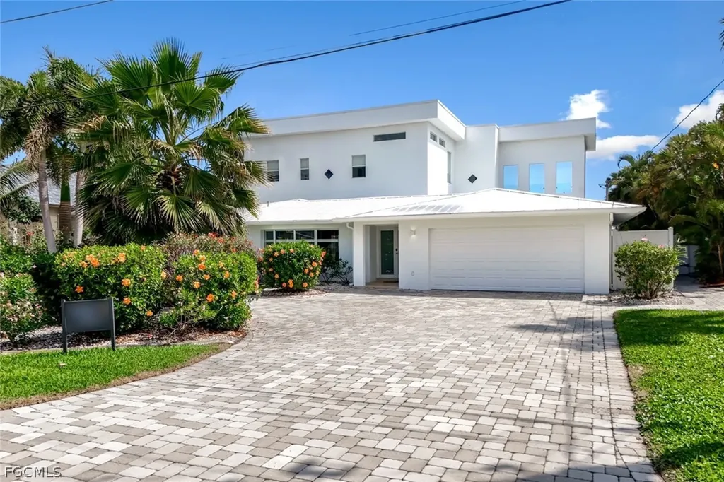 2302 SE 28th Street Cape Coral FL 33904