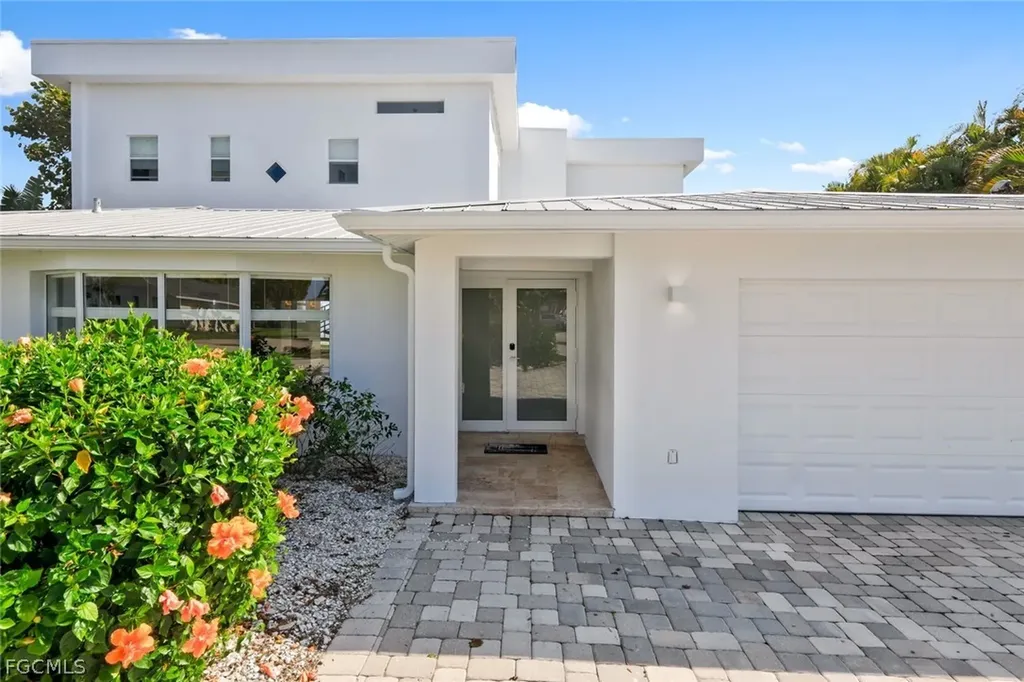 2302 SE 28th Street Cape Coral FL 33904