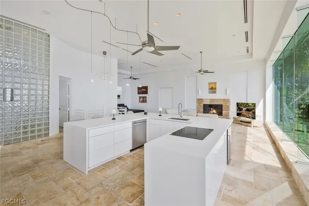 2302 SE 28th Street Cape Coral FL 33904
