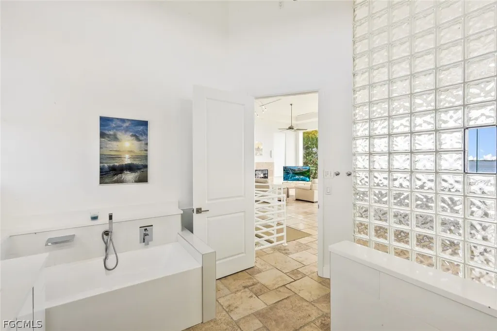 2302 SE 28th Street Cape Coral FL 33904