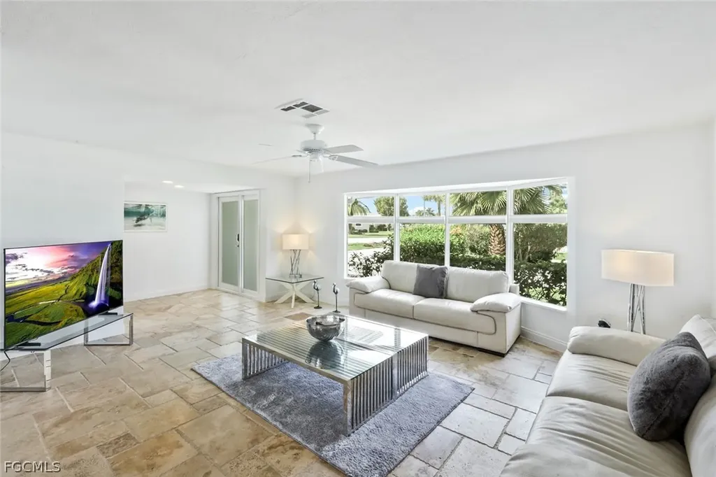 2302 SE 28th Street Cape Coral FL 33904