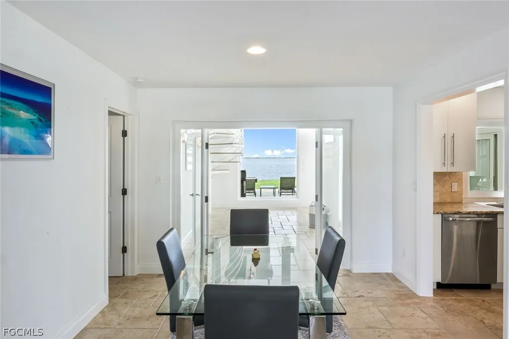 2302 SE 28th Street Cape Coral FL 33904
