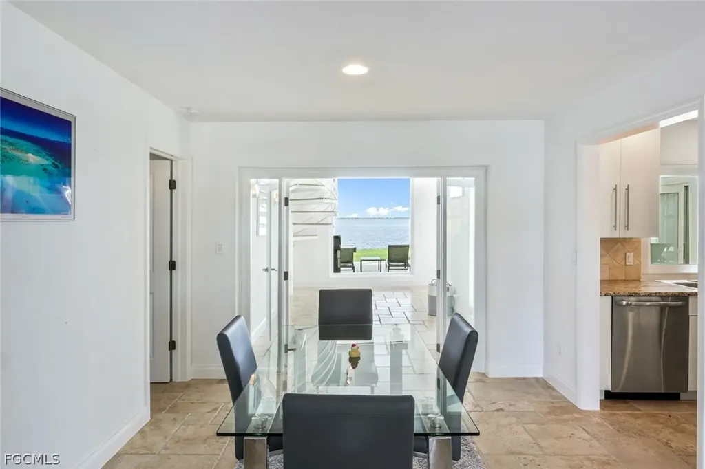 2302 SE 28th Street Cape Coral FL 33904