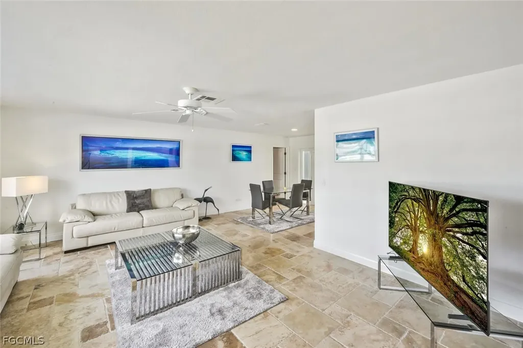 2302 SE 28th Street Cape Coral FL 33904