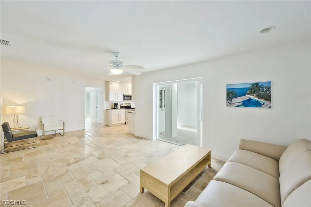 2302 SE 28th Street Cape Coral FL 33904
