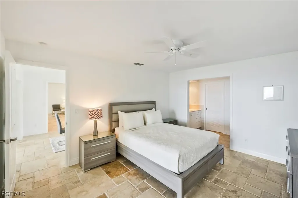 2302 SE 28th Street Cape Coral FL 33904