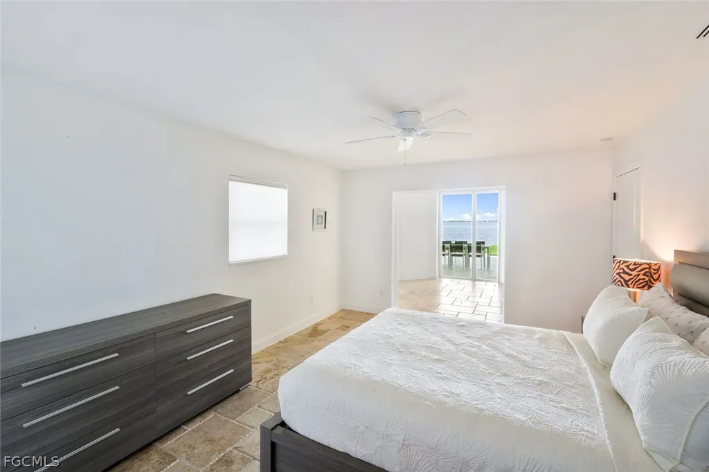 2302 SE 28th Street Cape Coral FL 33904