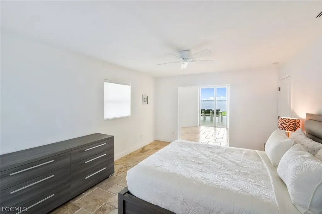 2302 SE 28th Street Cape Coral FL 33904