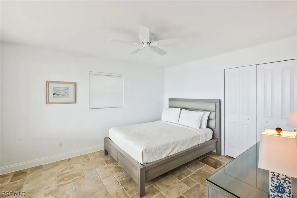 2302 SE 28th Street Cape Coral FL 33904