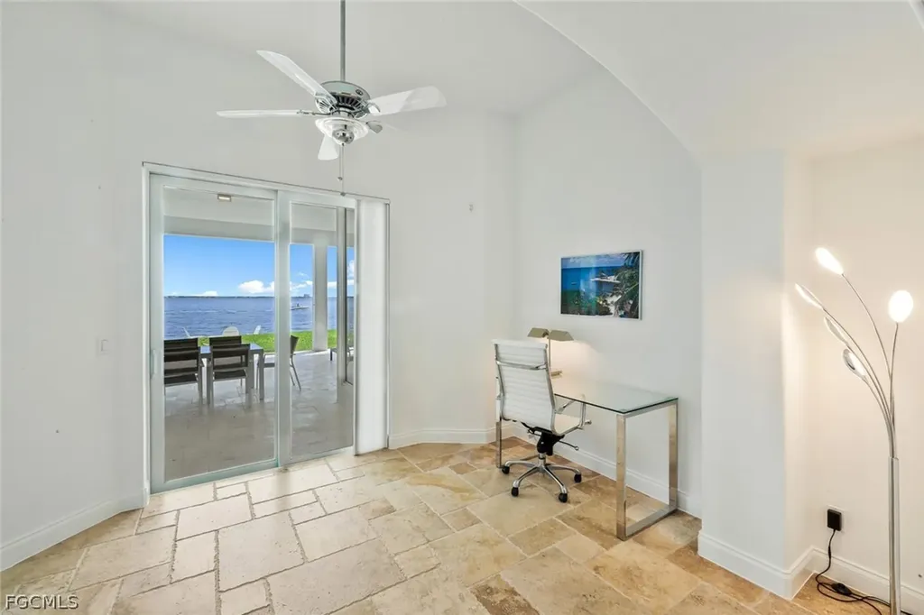 2302 SE 28th Street Cape Coral FL 33904