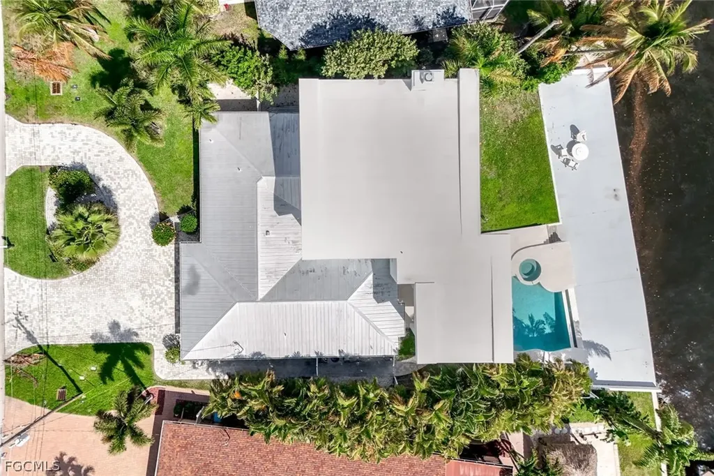 2302 SE 28th Street Cape Coral FL 33904