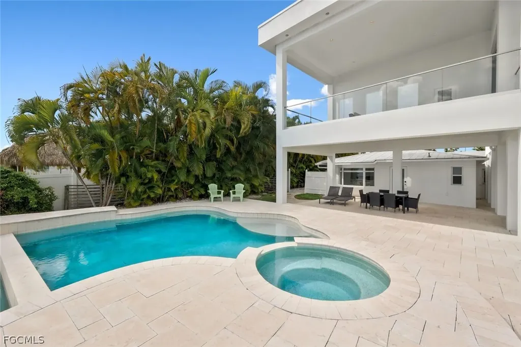 2302 SE 28th Street Cape Coral FL 33904