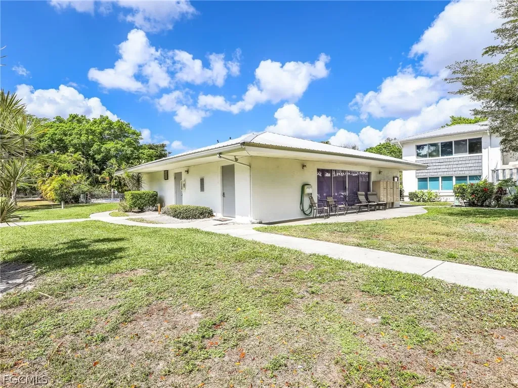431 Van Buren Street Fort Myers FL 33916