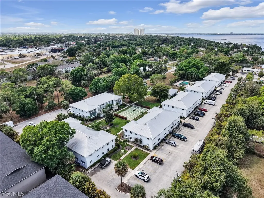 431 Van Buren Street Fort Myers FL 33916