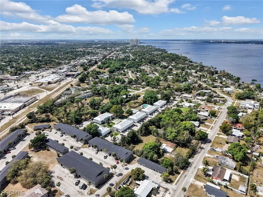 431 Van Buren Street Fort Myers FL 33916