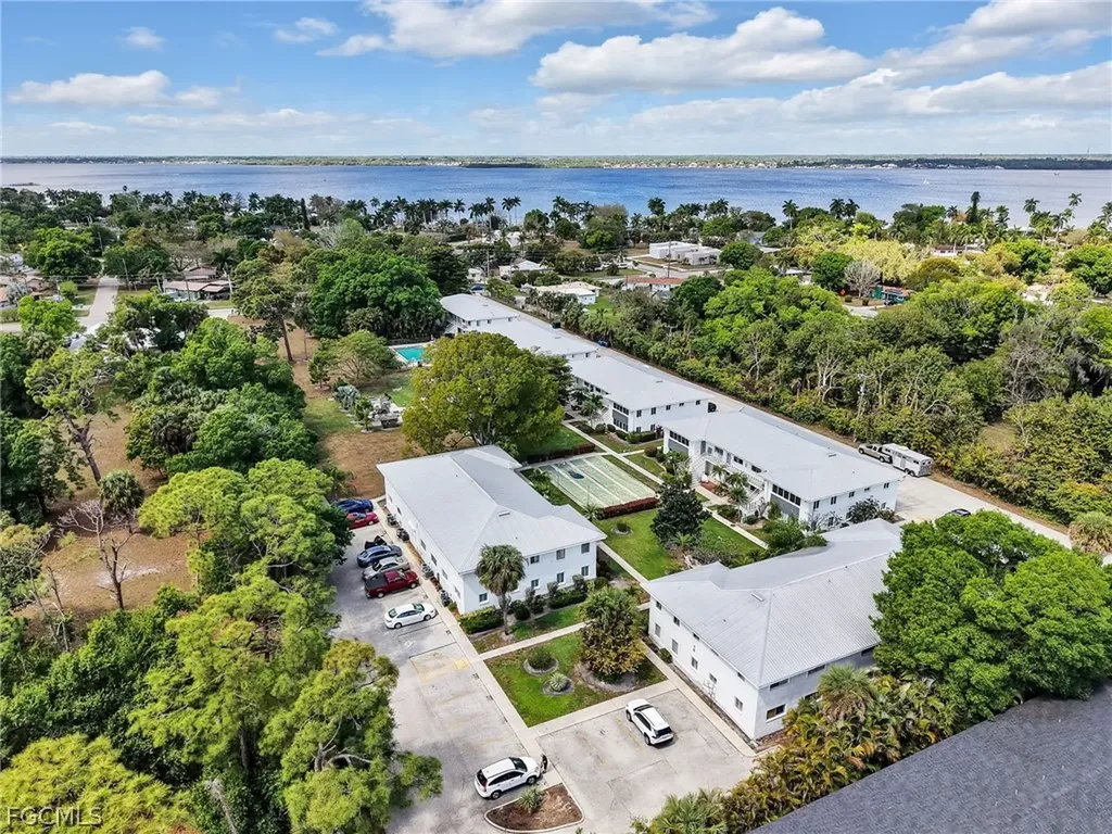 431 Van Buren Street Fort Myers FL 33916