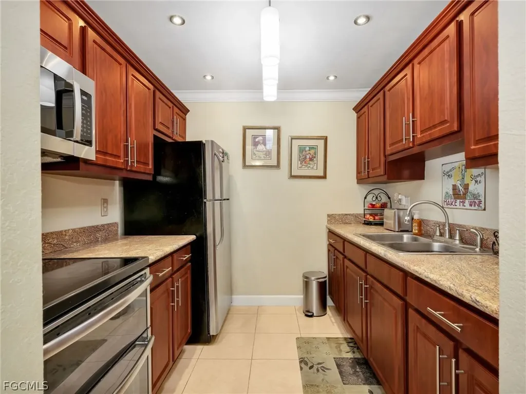431 Van Buren Street Fort Myers FL 33916