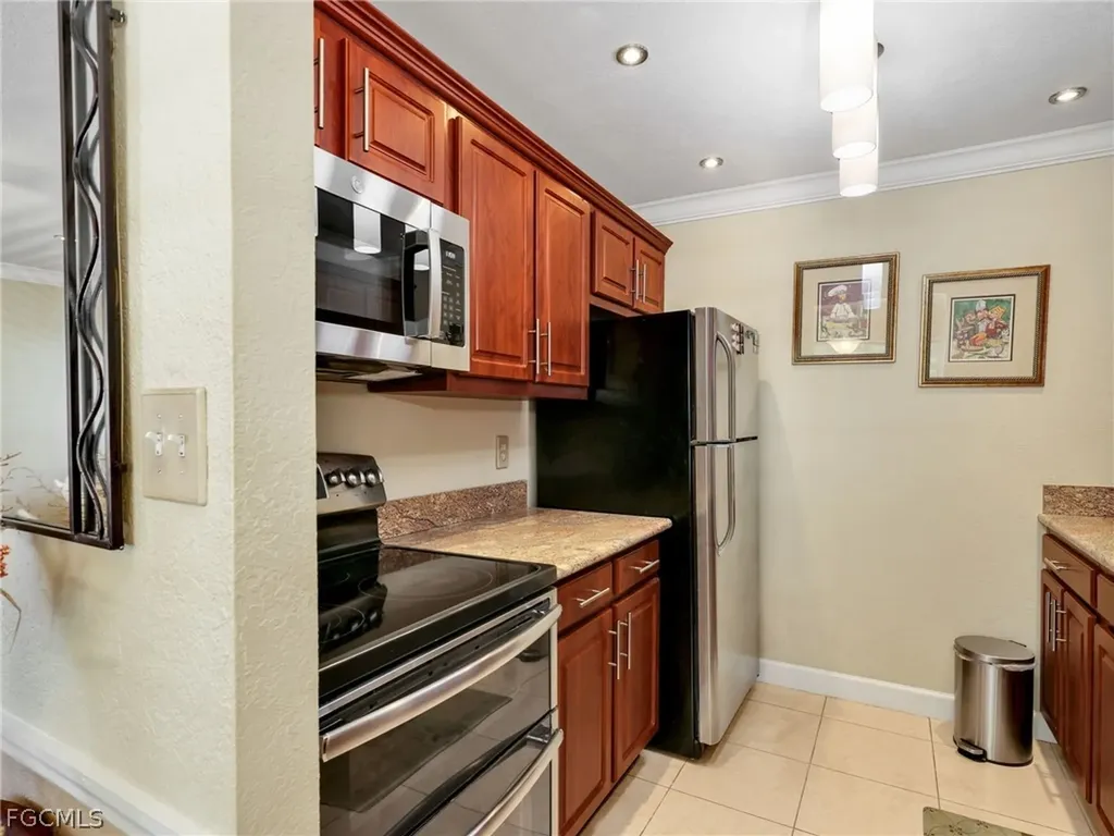 431 Van Buren Street Fort Myers FL 33916