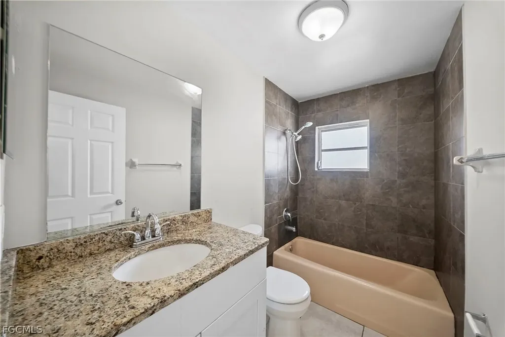 5537 10th Avenue Fort Myers FL 33907