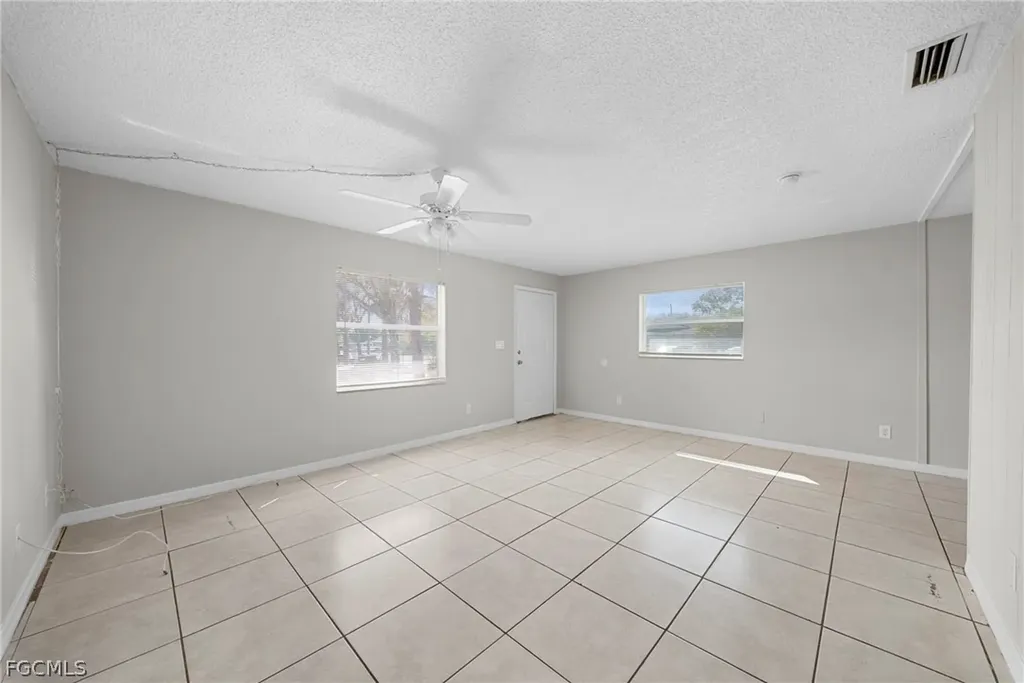 5537 10th Avenue Fort Myers FL 33907