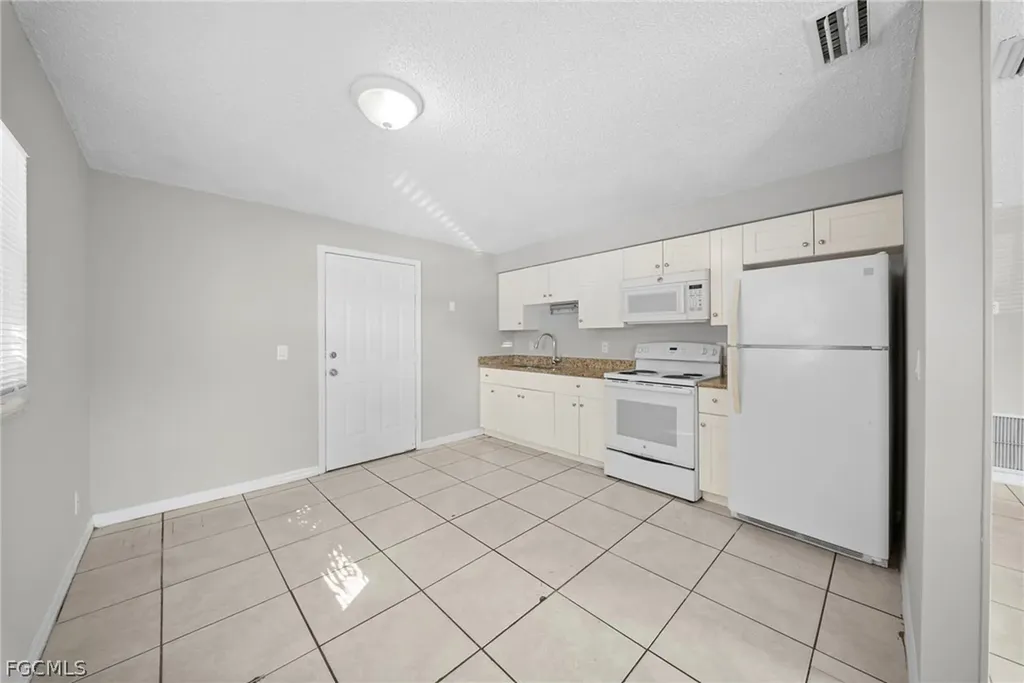 5537 10th Avenue Fort Myers FL 33907