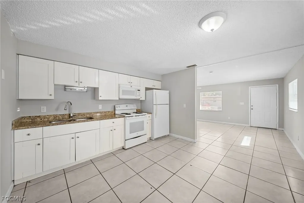 5537 10th Avenue Fort Myers FL 33907