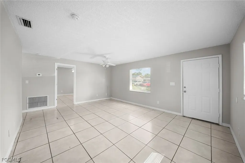 5537 10th Avenue Fort Myers FL 33907