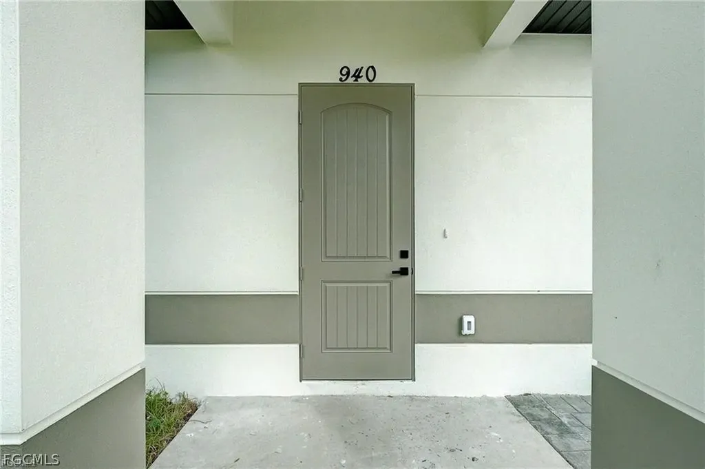 940 Lakeside Drive Lehigh Acres FL 33974