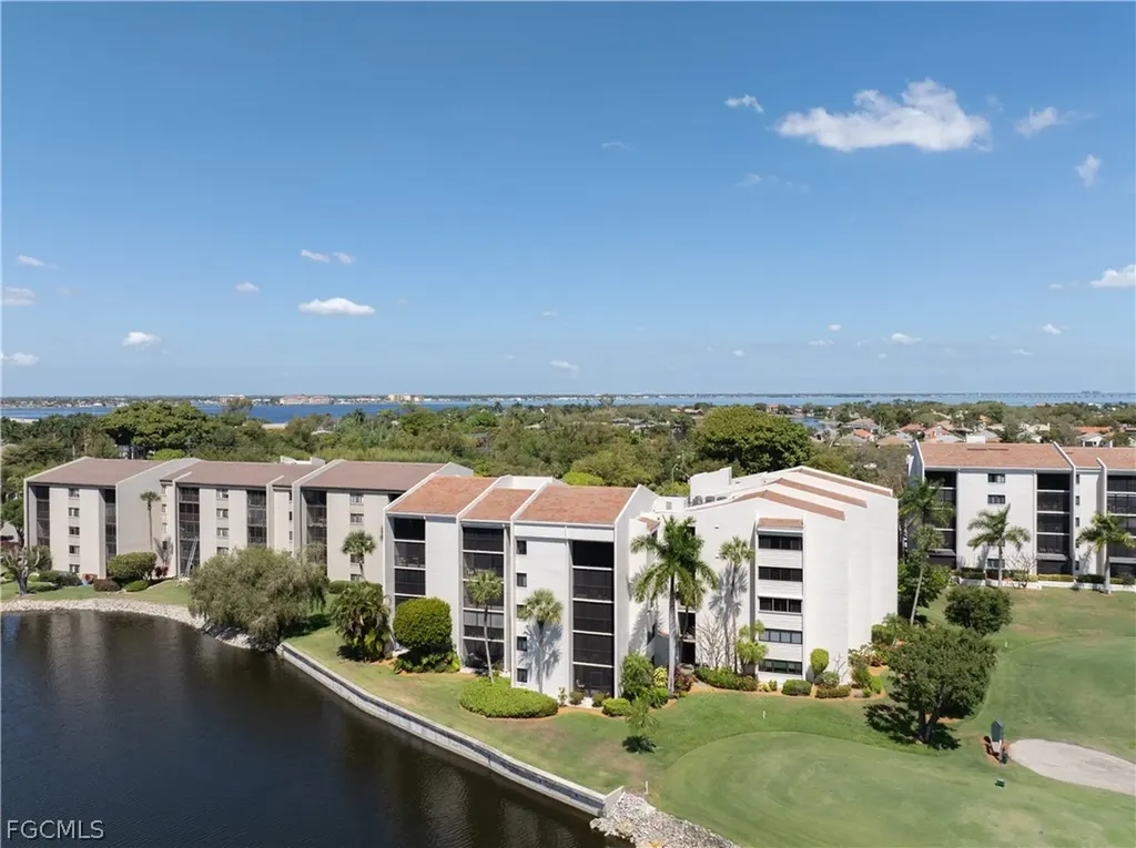4160 Steamboat Bend E Fort Myers FL 33919