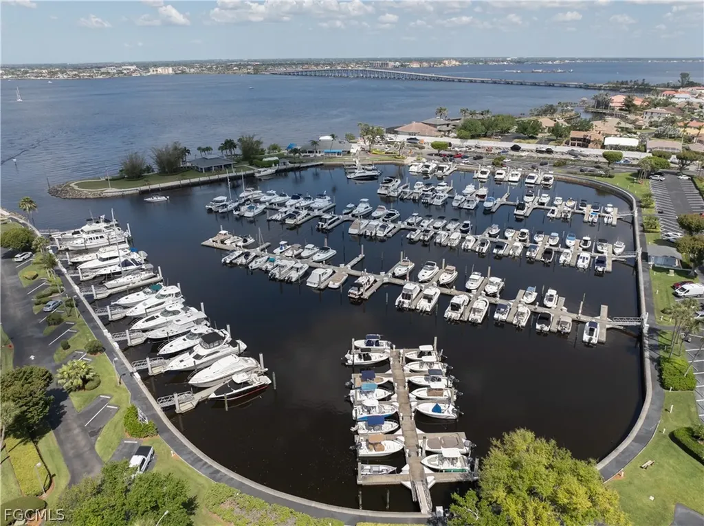 4160 Steamboat Bend E Fort Myers FL 33919