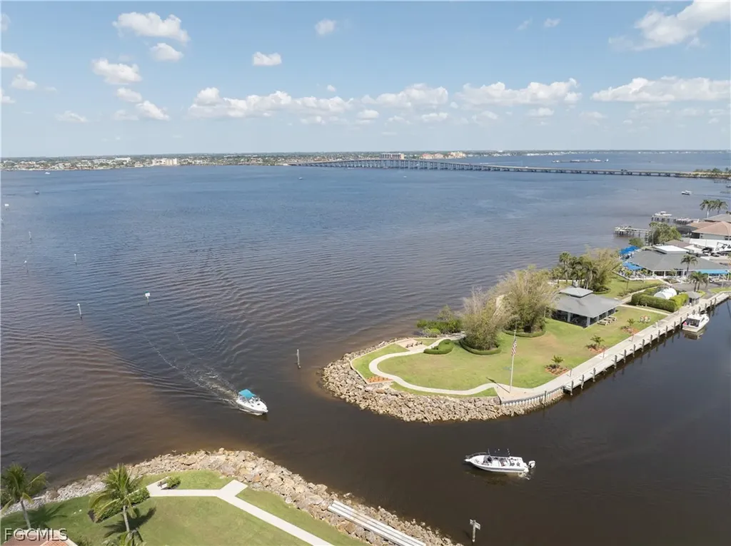 4160 Steamboat Bend E Fort Myers FL 33919