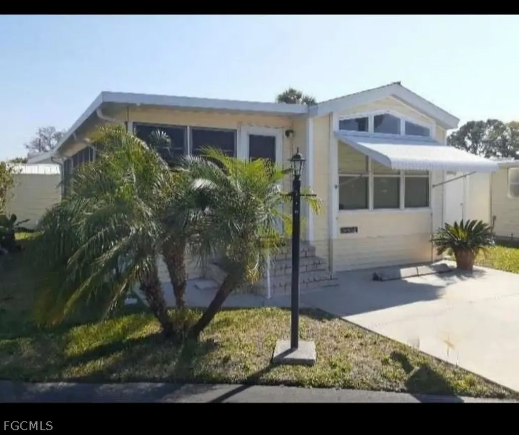 9 Pearl Drive Naples FL 34114