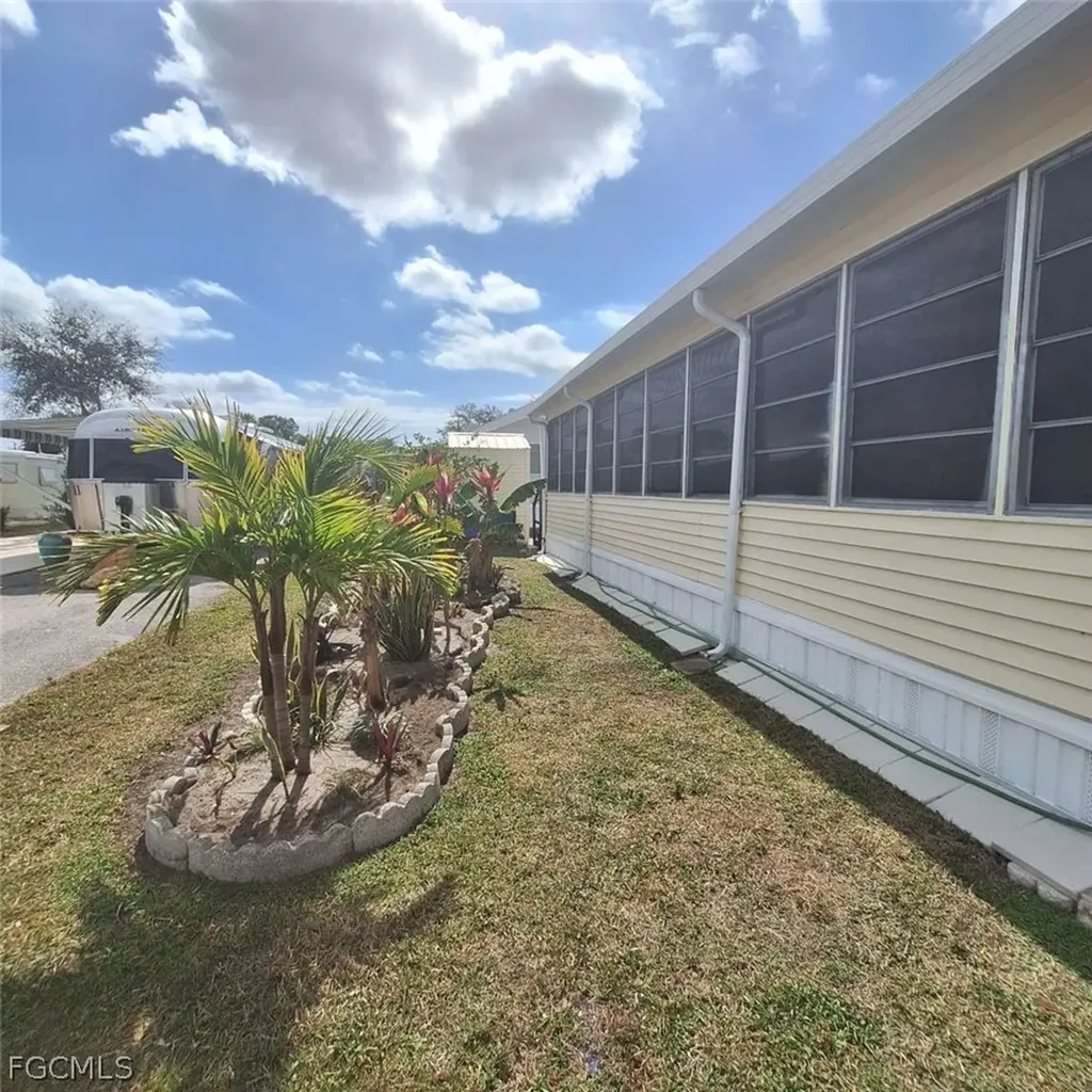 9 Pearl Drive Naples FL 34114