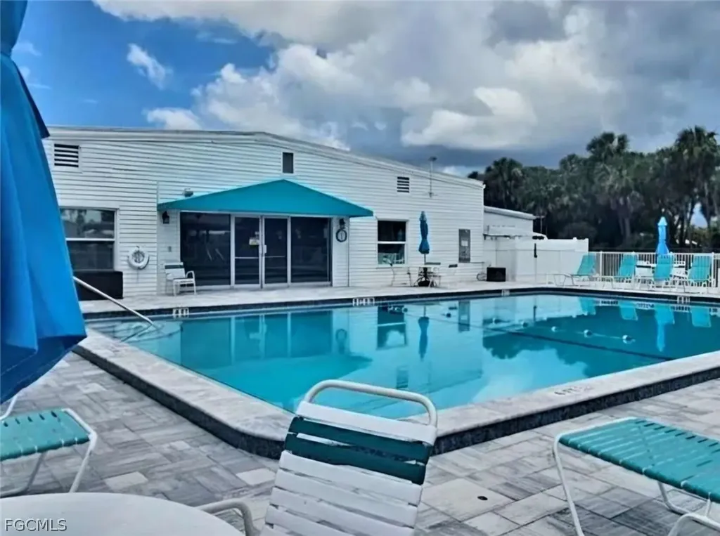 9 Pearl Drive Naples FL 34114
