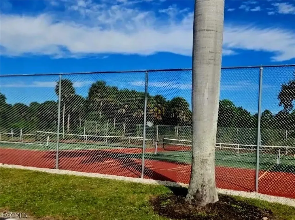 9 Pearl Drive Naples FL 34114